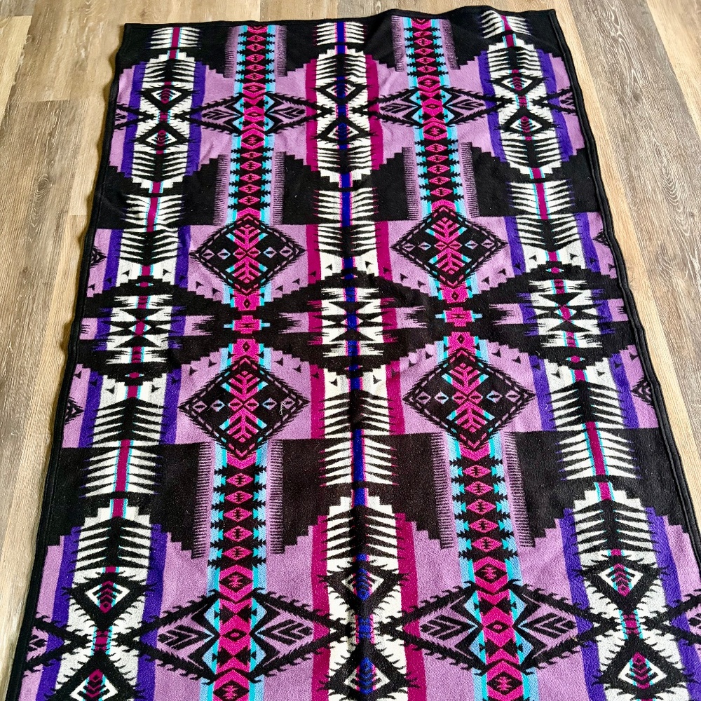 Pendleton Robes and Shawls - Excellent Pre-Owned Condition